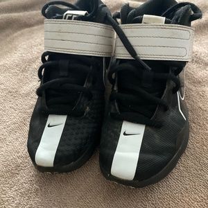 Nike trout turf shoes